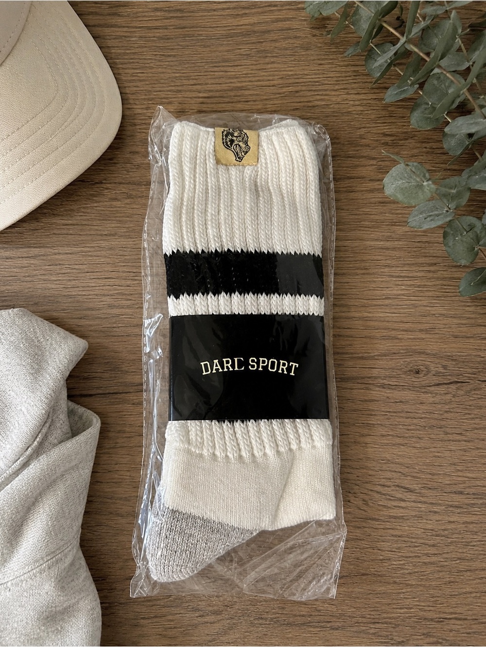 NWT Darc Sport Wolves Club Wolf Patch Boot Socks OS Cream Black